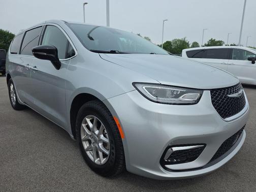 Silver Mist Clearcoat 2024 Chrysler Pacifica Touring L