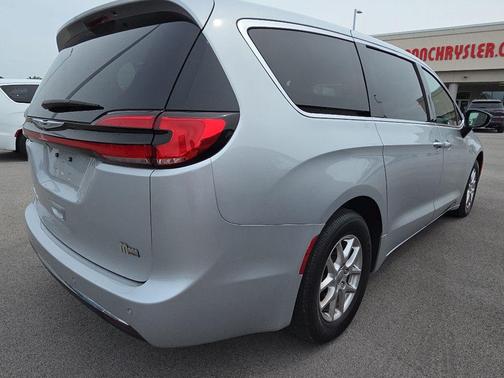 Silver Mist Clearcoat 2024 Chrysler Pacifica Touring L