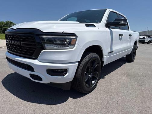 Bright White Clearcoat 2023 RAM 1500 Big Horn/Lone Star