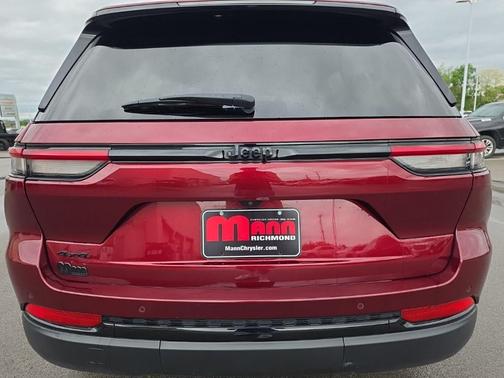 Velvet Red Pearlcoat 2023 Jeep Grand Cherokee Altitude