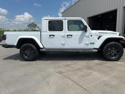 2025 Jeep Gladiator High Tide