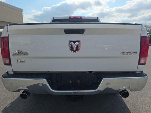 Bright White Clearcoat 2018 RAM 1500 Big Horn