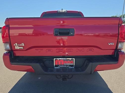 Barcelona Red Metallic 2018 Toyota Tacoma SR