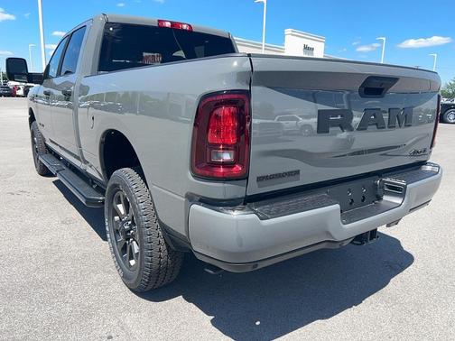Ceramic Gray Clearcoat 2026 RAM 2500 Big Horn Crew Cab 4x4 6'4' Box