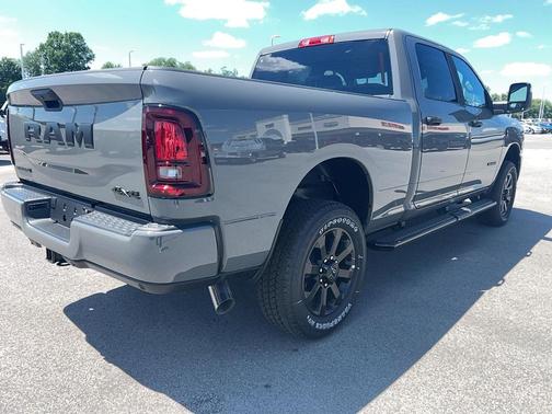 Ceramic Gray Clearcoat 2026 RAM 2500 Big Horn Crew Cab 4x4 6'4' Box