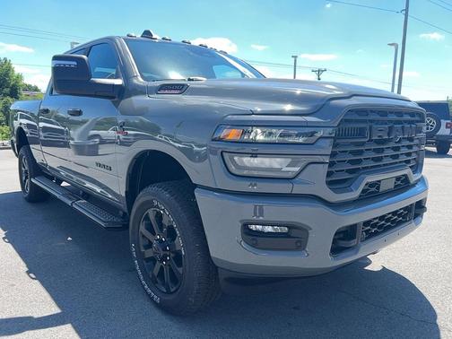 Ceramic Gray Clearcoat 2026 RAM 2500 Big Horn Crew Cab 4x4 6'4' Box