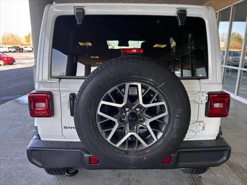 2025 Jeep Wrangler 4-Door Sahara 4x4