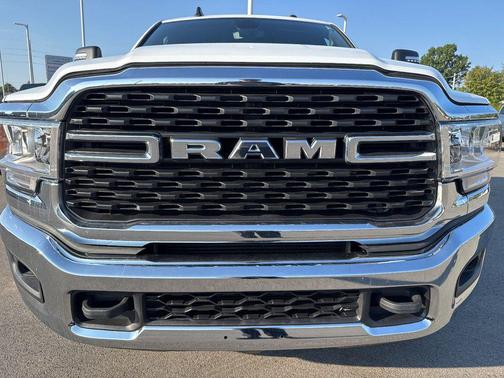 2023 RAM 2500 Big Horn Crew Cab 4x4 8' Box