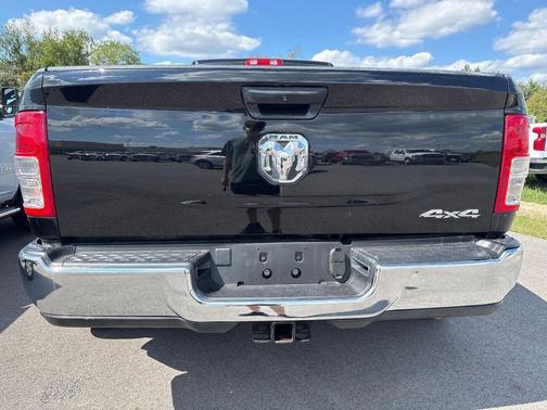 2024 RAM 3500 Tradesman Crew Cab 4x4 8' Box