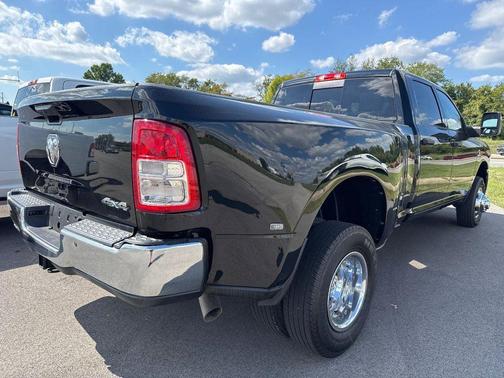 2024 RAM 3500 Tradesman Crew Cab 4x4 8' Box