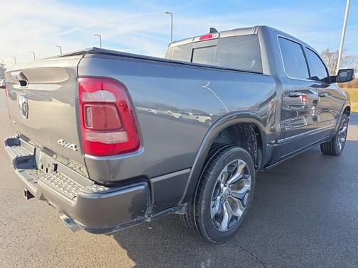 Granite Crystal Metallic Clearcoat 2019 RAM 1500 Limited
