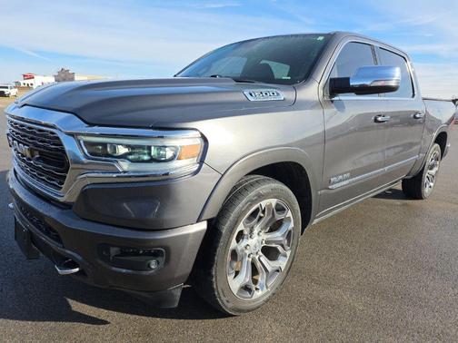 Granite Crystal Metallic Clearcoat 2019 RAM 1500 Limited