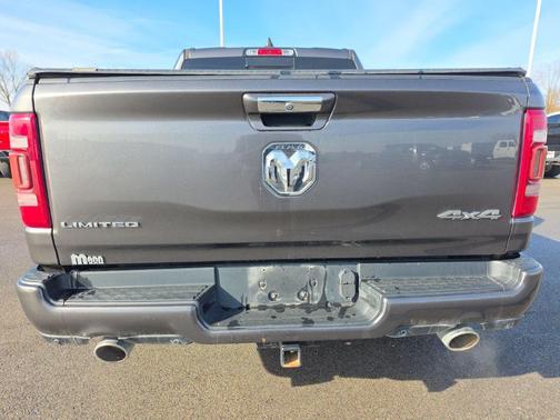 Granite Crystal Metallic Clearcoat 2019 RAM 1500 Limited