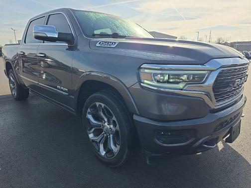 Granite Crystal Metallic Clearcoat 2019 RAM 1500 Limited