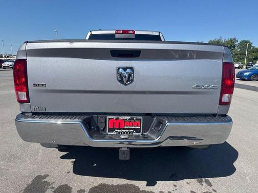 2019 RAM 1500 SLT