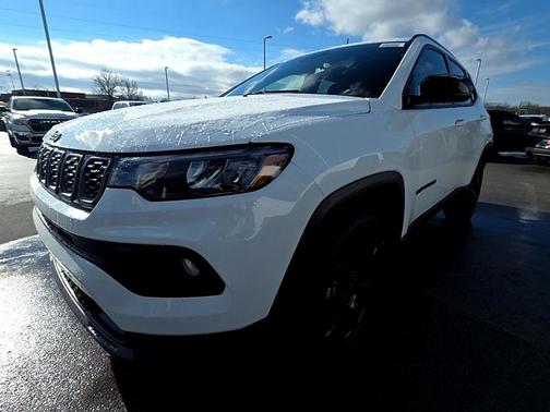 Bright White Clearcoat 2026 Jeep Compass Latitude