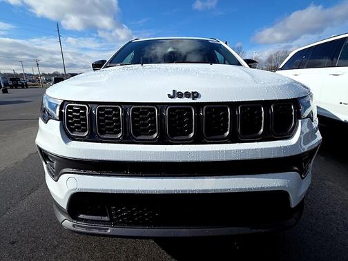 Bright White Clearcoat 2026 Jeep Compass Latitude