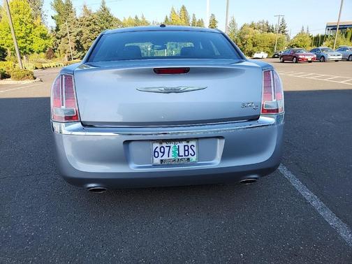 2011 Chrysler 300C Base