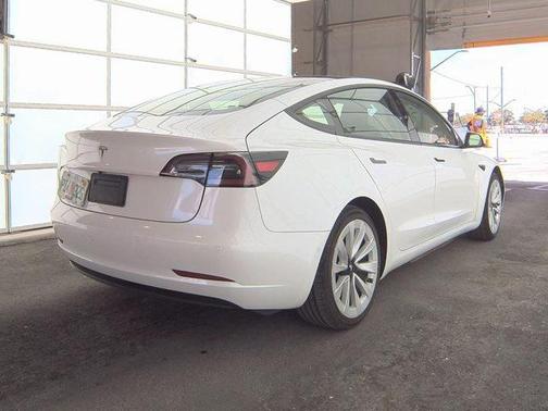 2022 Tesla Model 3 Standard Range