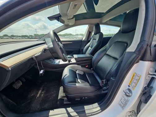 2022 Tesla Model 3 Standard Range