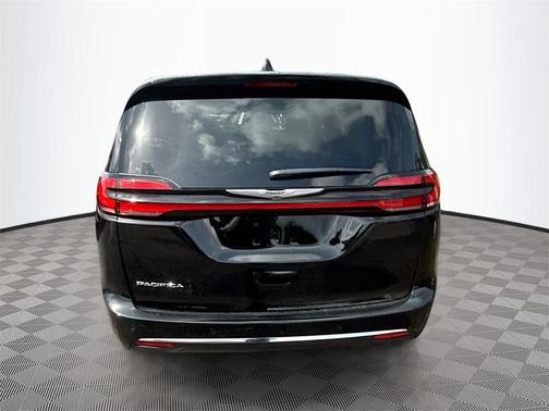 2026 Chrysler Pacifica L