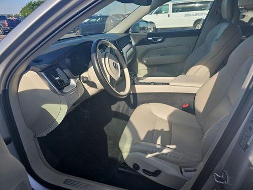 2018 Volvo XC60 T6 Momentum