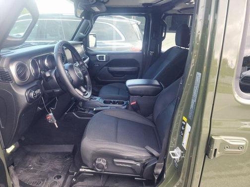 2021 Jeep Gladiator Willys 4x4