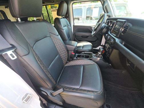 Bright White Clearcoat 2023 Jeep Wrangler 4xe Sahara High Altitude
