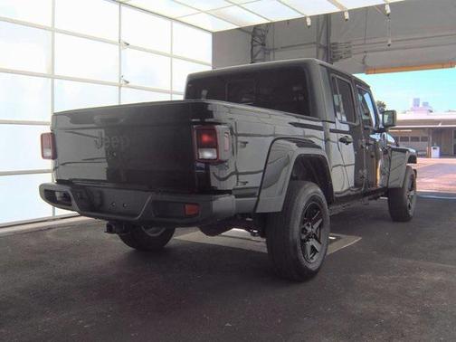 2022 Jeep Gladiator Sport S