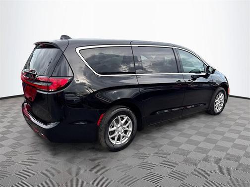 2026 Chrysler Pacifica L