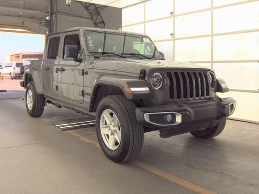 2022 Jeep Gladiator Sport S