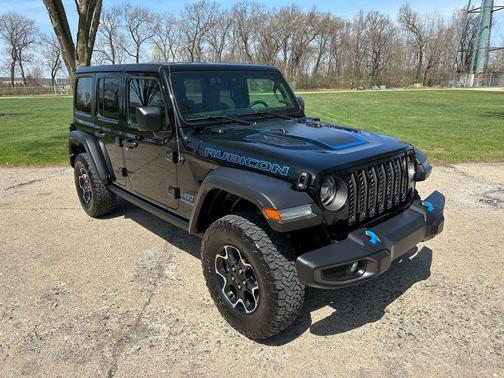 Black Clearcoat 2022 Jeep Wrangler Unlimited 4xe Rubicon