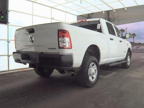 2022 RAM 2500 Tradesman Crew Cab 4x4 6'4' Box