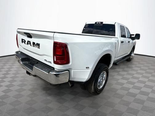 Bright White Clearcoat 2026 RAM 3500 Tradesman Crew Cab 4x4 8' Box
