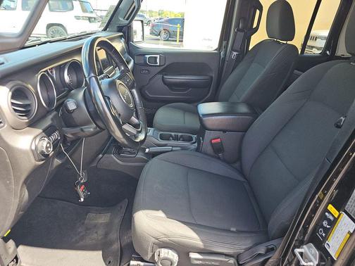 Black Clearcoat 2022 Jeep Gladiator Sport S