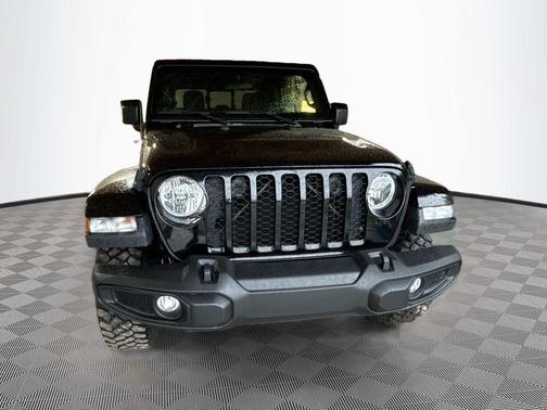 Black Clearcoat 2022 Jeep Gladiator Sport S
