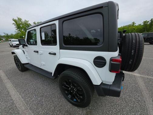 Bright White Clearcoat 2023 Jeep Wrangler 4xe Sahara