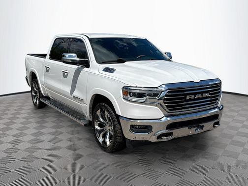 Ivory White Tri-Coat Pearlcoat 2019 RAM 1500 Longhorn