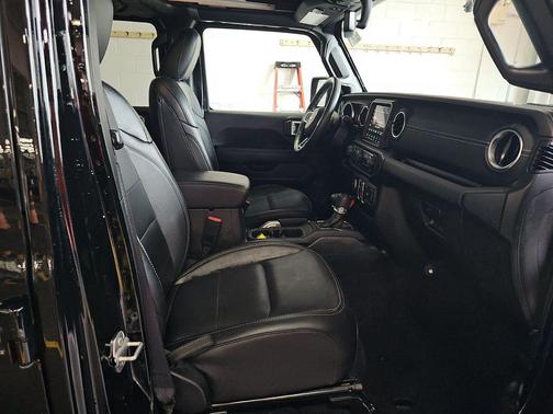 Black Clearcoat 2023 Jeep Wrangler 4xe Sahara
