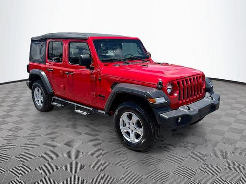 Firecracker Red Clearcoat 2022 Jeep Wrangler Unlimited Sport