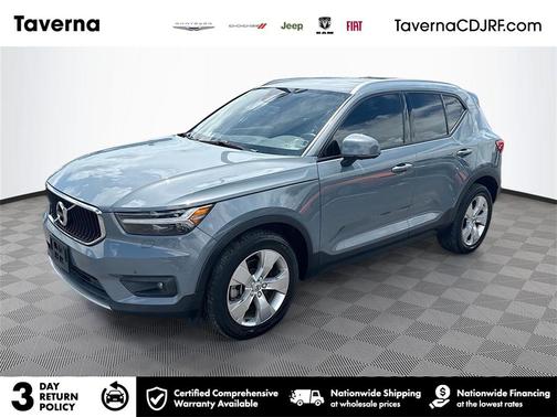 2021 Volvo XC40 T5 Momentum
