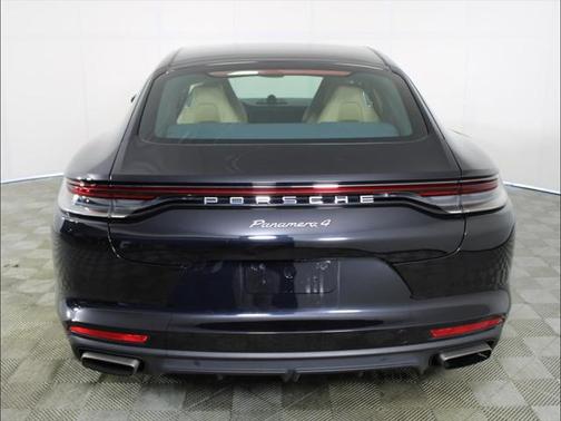 2021 Porsche Panamera 4