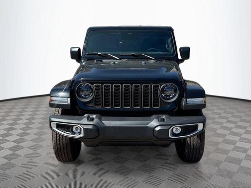 Black Clearcoat 2026 Jeep Gladiator Sahara 4x4