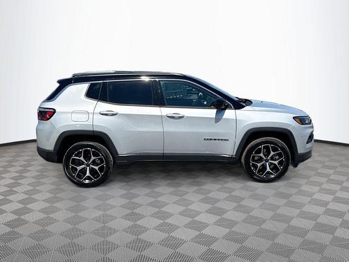 Silver Zynith Metallic Clearcoat 2026 Jeep Compass Limited
