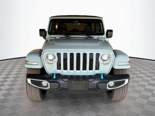 Earl Clearcoat 2023 Jeep Wrangler 4xe Sahara