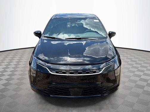 Diamond Black Crystal Pearlcoat 2027 Chrysler Pacifica L