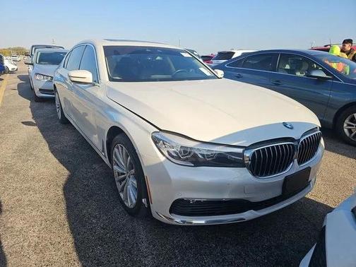 2018 BMW 740 740i