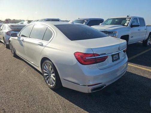 2018 BMW 740 740i