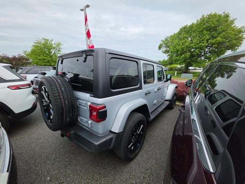Silver Zynith Clearcoat 2023 Jeep Wrangler 4xe Sahara