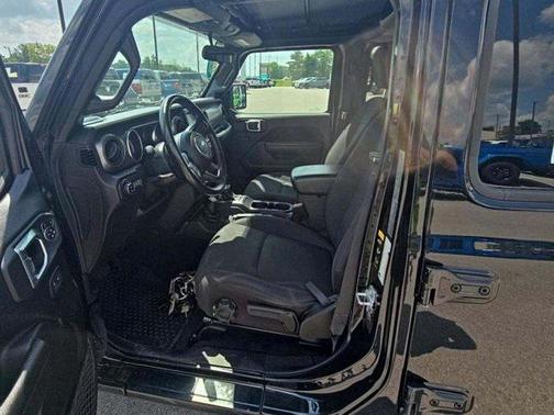 2022 Jeep Gladiator Sport S